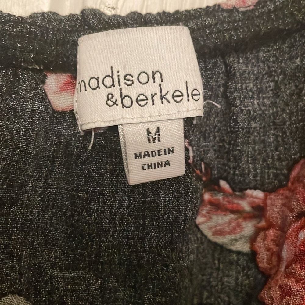 Madison & Berkeley Black Ruffled Fitted Blouse - Picture 2 of 5